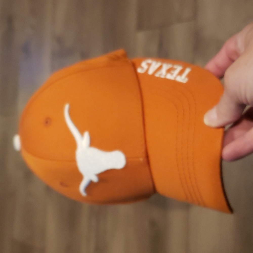 Texas Longhorns adjustable cap.